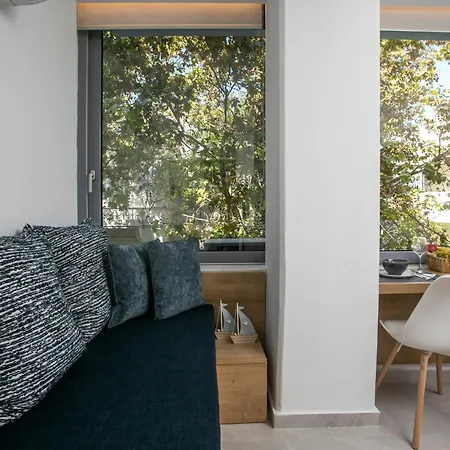 Elegant Blue Rhodes Center Apartment *